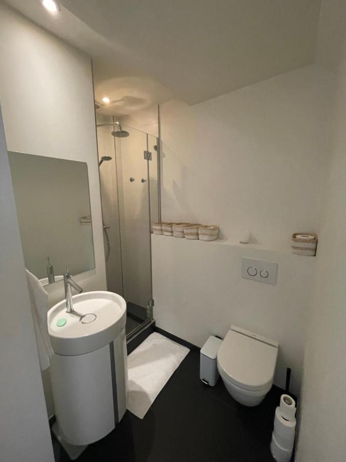 Apartment In Trendy Chatelain Center Brussels Area Little Garden Internet Wifi Dış mekan fotoğraf